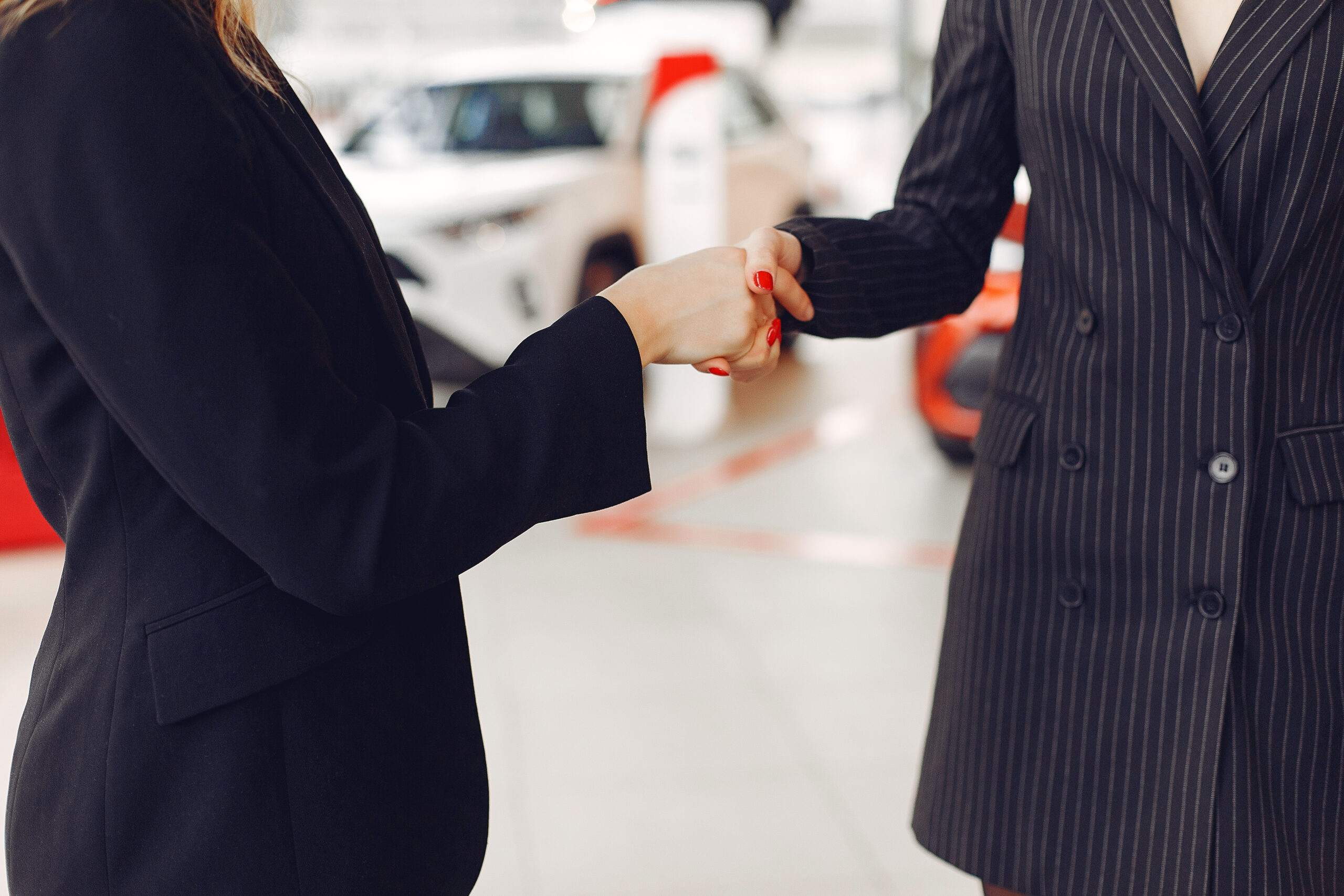 Big Auto Firms Partner with Large Stockists